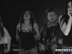 Veľký zadok, Veľké kozy, Brunetka, Milf  mčbp, Nohavičky, Stockings