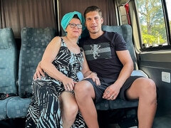 Mooie dikke vrouwen, Grote kont, Pijpbeurt, Auto, Oudere vrouw, Latijnse vrouw, Rijpe lesbienne, Tieten likken