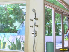 Mačiatko, Brunetka, Vlasatej, Lesbické, Bazén, Pička, Sprcha, Kozičky