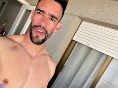 Træningscenter, Latinsk, Onani, Udendørs, Pornostjerner, Realitet, Solo, Teenager