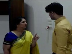 18 anni, Asiatica, Fidanzata, Lesbica, Mamma, Sorella, Guardone, Moglie