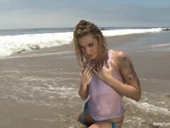 Playa, Rubia, Morena, Natural, Tetas naturales, Al aire libre, Tetas, Mojado