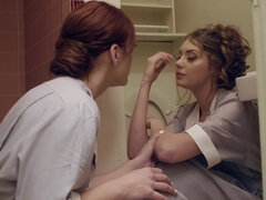 Kont, Bruinharig, Zoenen, Likken, Vrijster, Natuurlijke tieten, Tatoeage, Tieten likken