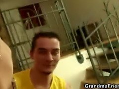 Wohlbeleibte schöne frauen, Kehlenfick, Oma, Riesig, Reif, Realität, Flotter dreier, Titten