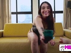 Beauté, Gros cul, Grosse bite, Sucer une bite, En levrette, Orgasme, Pute, Adolescente