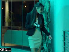 Grosse bite, Noire, Sucer une bite, Brunette brune, Noir ébène, Hôtel, Interracial, Séduite