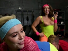 Store bryster, Brunette, Påklædt sex, Pik, Fetish, Gruppe, Hd, Mor jeg gerne vil kneppe