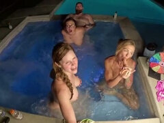 Blond, Bløtkake, Milf, Orgie, Rødtopp, Swingers, Tattovering, Trekant