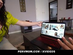 Grosse bite, Gros seins, Sucer une bite, Femme couguar, Gorge profonde, Mère que j'aimerais baiser, Maman, Belle mère