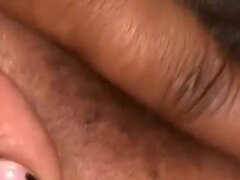 Afrikkalainen, Iso perse, Kotitekoinen, Maitoa vuotava, Äiti jota haluaisin panna, Nännit, Roikkuvat tissit, Soolo