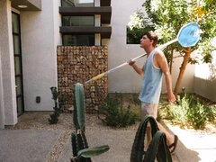 Bikini, Avsugning, Brunett, Mogen, Mamma, Pool, Fitta, Tuttar