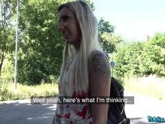 Obciąganie, Styl na pieska, Naturalne cycki, Pirsing, Punkt widzenia, Krótkie włosy, Spanking, Połknąć