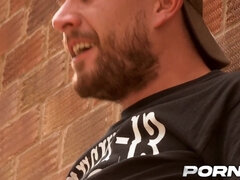 Britânico, Morena, Peituda, Hardcore, Polícia, Meias finas, Punheta com as mamas, Uniforme