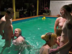 Amatéři, Kuřba, Holandské, Evropské, Líbání, Párty, Bazén, Pornstars