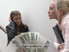 Rubia, Morena, Pareja, Checa, Sexo duro, Dinero, Trio, Tetas