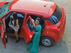 Iso perse, Ruskeahiuksinen, Hullu, Intialainen, Lesbo, Pillu, Tissit, Märkä