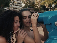 Brunetta, Toccando, Baciando, Masturbazione, Strippaggio, Ragazza, Tette, Giochi