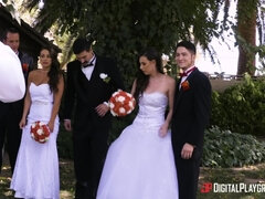 Ruskeahiuksinen, Takaapäin, Mekko, Selkäsauna, Luonnolliset tissit, Ulkona, Pillu, Lyhyt tukka