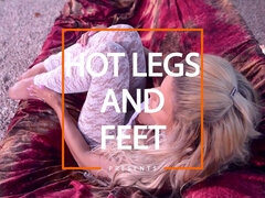 Nylon-lovin’ girly-girl stunners Emma Leigh & Candy Sexton deepthroat their yummy toes