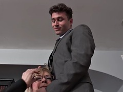 Velik kurac, Fafanje, Evinja, Par, Erotično, Milf, Zapeljana, Sesanje