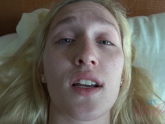 Blondine, Besamung, Fussjob, Freundin, Handjob, Öl, Pov, Titten