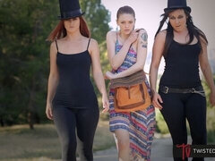 Isot tissit, Alistaminen, Suudella, Lesbo, Alusvaatteet, Äiti jota haluaisin panna, Pillu, Tissit