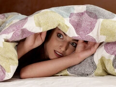 흑갈색 머리, 핑거링, 레즈비언, 대단히, 밀프, 보지, 면도된, 스트리핑