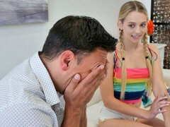 Amateur, Grosse bite, Blonde, Sucer une bite, En levrette, Petite femme, Rasée, Adolescente