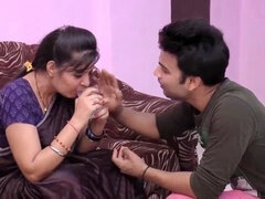 Asiatisk, Moster, Stor stjärt, Indisk, Latex, Underkläder, Mogen, Nylon