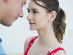 Rubia, Mamada, Estilo perrito, Vestido, Penetracion con dedos, Flaco, Tatuaje, Adolescente