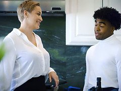 Velika rit, Velike joške, Fafanje, Varanje, Fetiš, Medrasni seks, Jahanje, Trojček