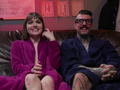 Anal, Avsugning, Bondage, Brunett, Creampie, Långt ner i halsen, Handskar, Tatuering