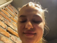 18 jahre, Leie, Blondine, Frau, Sporthalle, Masturbation, Solo, Vibrator