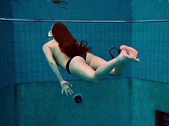 Grosse titten, Braunhaarige, Europäisch, Spassig, Pool, Jungendliche (18+), Titten, Unter wasser