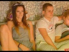 Maszti, Meztelen, Tini