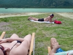 Strand, Ondó fröcskölés, Ujjazás, Kivillanó idomok, Maszti, Meztelen, Nyilvános