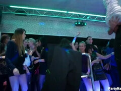 Amatéři, Velké kozy, Brunetka, Nazí chlapi, Oblečené, Ženský, Hardcore, Swingers