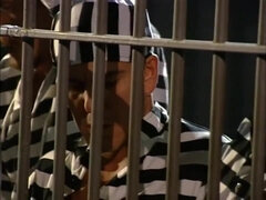 Grosse bite, Sucer une bite, Brunette brune, Plantureuse, Hard, Prisonnier, Plan cul à trois, Nénés