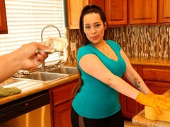 Belle grosse femme bgf, Gros cul, Sucer une bite, En levrette, Branlette thaïlandaise, Mère que j'aimerais baiser, Pov, Dénudage