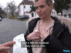 Blondýna, Kuřba, Dávení penisem, Milf žcbp, Peníze, Na veřejnosti, Pička, Kozičky