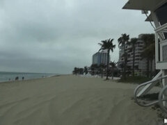 Strand, Hatalmas hátsó, Tekintélyes didik, Cumizás, Csoport, Kőkemény, Természetes mellek, Buli