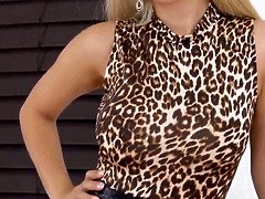 Asiatisch, Schwarz, Fußfetisch, Hd, Absätze, Milf, Rock, Solo