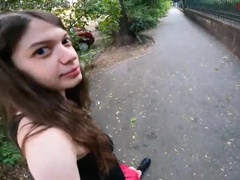Amateur, Culo grande, Muñeca, Comida, Pajear, Al aire libre, Público, Adolescente