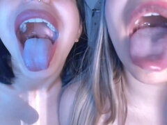 18 ans, Amateur, Incroyable, Fait maison, Lesbienne, Pov, Adolescente, Mouillée