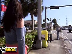 Bundão, Morena, Saltos, Enorme, Mãe gostosa, Natural, Melharucos naturais, Tetas