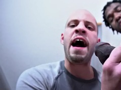 Bdsm, Veľké péro, Gay, Honění, Medzirasové, Masturbácia, Tetovanie