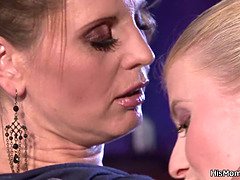 Tetas grandes, Rubia, Checa, Lesbiana, Maduro, Mamá, Adolescente, Juguetes