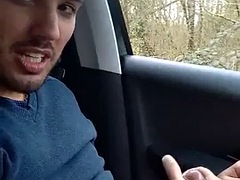 Yoga teacher swallows my cum after seeing me masturbate in the car - Plume du plaisir