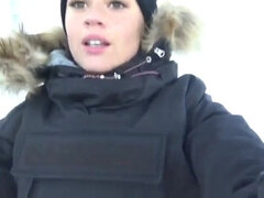 Snow Boarder Dame Wank In Ski Hoist