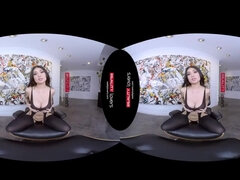 RealityLovers - Messy Brenna Sparks VR
